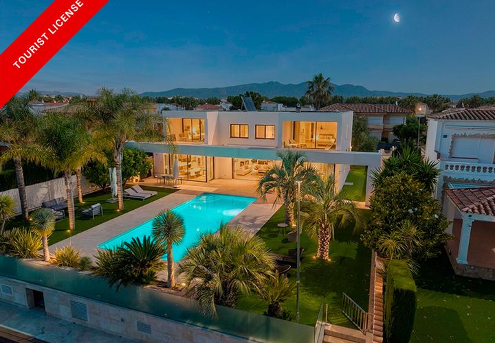 Villa i Empuriabrava, Gerona, Empuriabrava - € 2.995.000 | Ref: W-04AFWN - foto 1